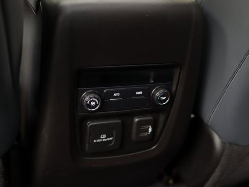 Used 2022 Buick Enclave Essence w/ Experience Buick Package image 28