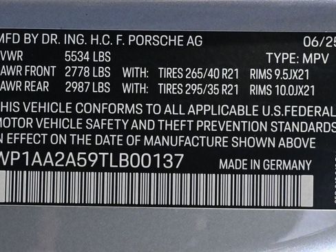Certified 2026 Porsche Macan AWD/4WD image 29