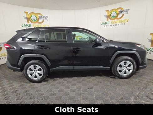 Used 2022 Toyota RAV4 LE AWD/4WD image 11