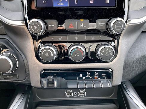 New 2026 RAM 1500 Big Horn AWD/4WD image 17