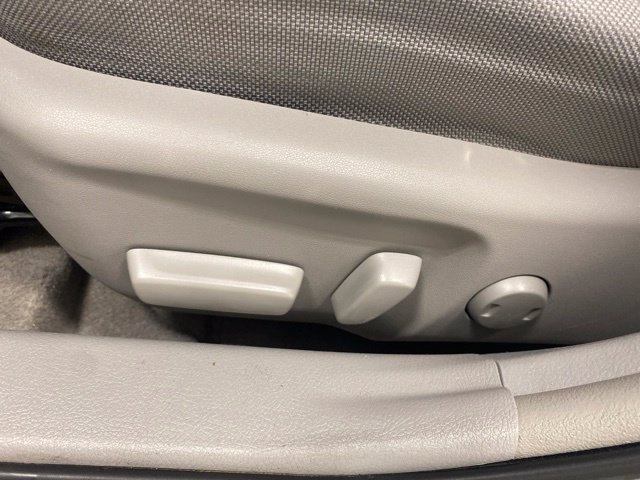Used 2016 Toyota Camry LE FWD image 13