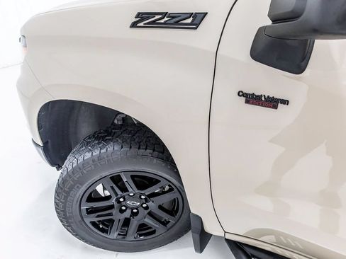 Used 2023 Chevrolet Silverado 1500 Custom Trail Boss w/ LPO, Dark Essentials Package AWD/4WD image 11