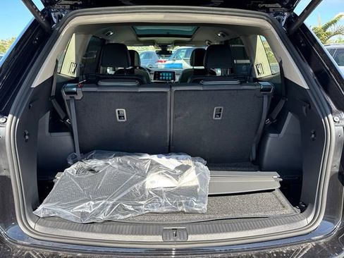 New 2026 Volkswagen Atlas SE image 13