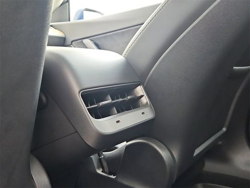 Used 2020 Tesla Model Y Long Range image 29