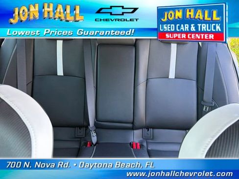 Used 2025 Toyota Camry SE image 15