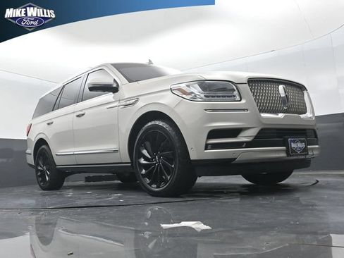 Used 2020 Lincoln Navigator Reserve w/ Equipment Group 208A Reserve RWD image 17