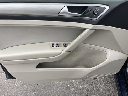 Used 2017 Volkswagen Golf S FWD image 24