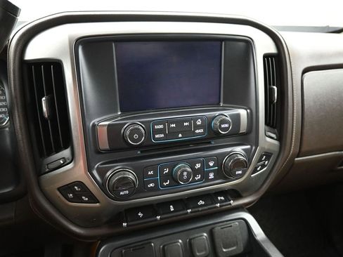 Used 2018 Chevrolet Silverado 1500 LTZ w/ Texas Edition image 13