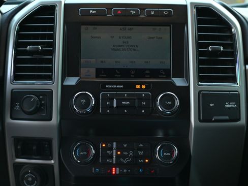 Used 2020 Ford F250 Lariat image 14