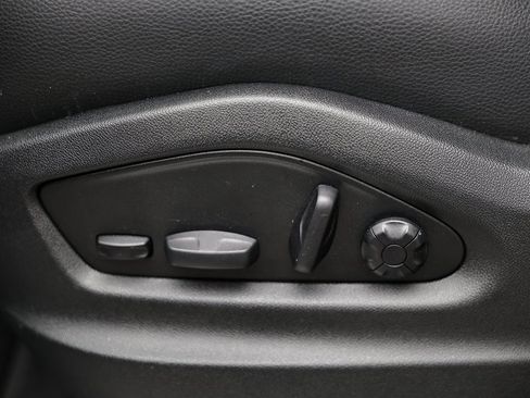 Certified 2025 Porsche Cayenne image 22