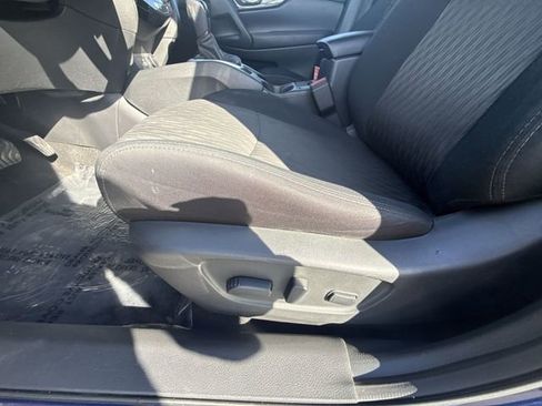 Used 2019 Nissan Rogue SV w/ Sun & Sound Touring Package image 12