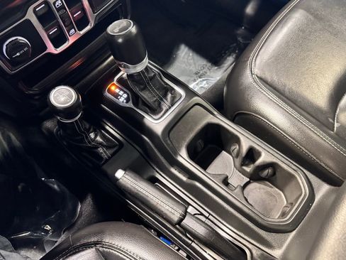 Used 2023 Jeep Wrangler Unlimited Sahara w/ Cold Weather Group image 16