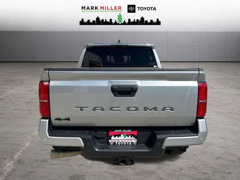 Used 2024 Toyota Tacoma TRD Off-Road w/ TRD Off Road Upgrade Package AWD/4WD image 4