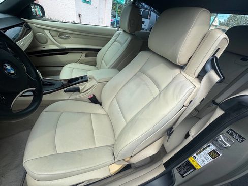 Used 2011 BMW 328i Convertible image 10