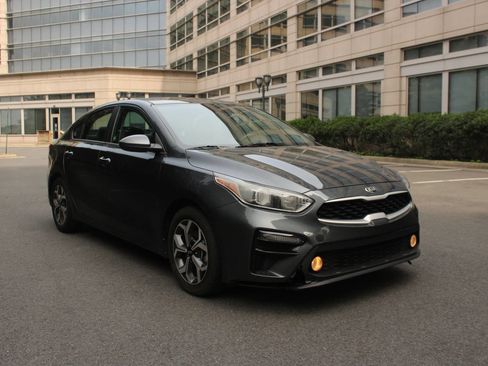 Used 2021 Kia Forte LXS FWD image 1