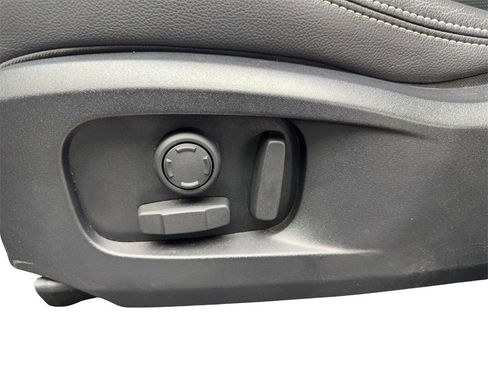 Used 2024 Jaguar F-PACE R-Dynamic S image 27