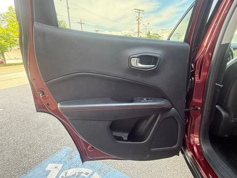 Used 2021 Jeep Compass Trailhawk AWD/4WD image 39
