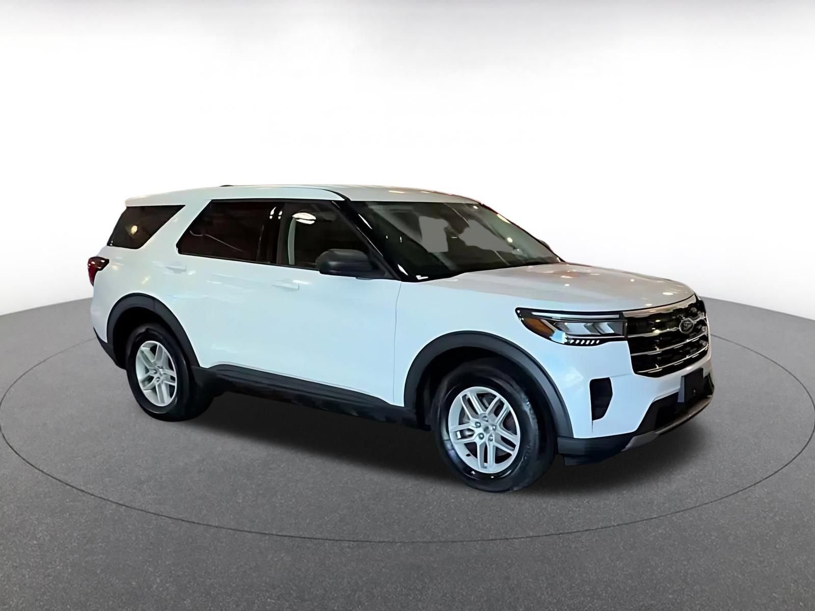 Used 2026 Ford Explorer Active AWD/4WD image 2