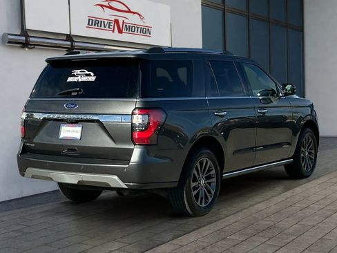 Used 2019 Ford Expedition Limited image 3