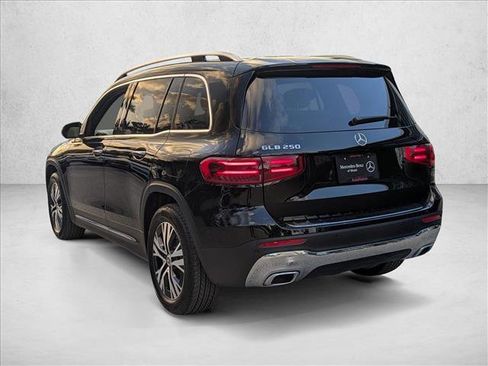 Used 2026 Mercedes-Benz GLB 250 image 8