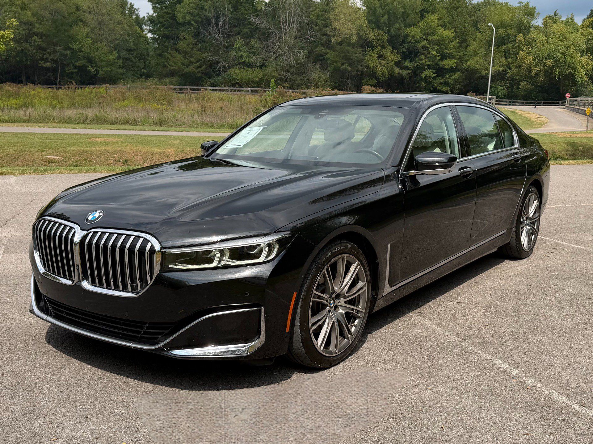Used 2021 BMW 740i RWD image 2