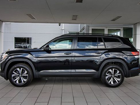 New 2026 Volkswagen Atlas SE FWD image 13