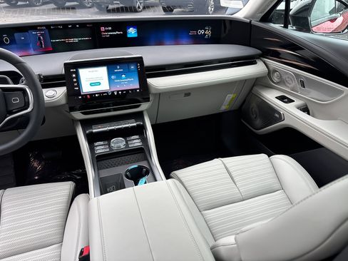 New 2026 Lincoln Nautilus Reserve AWD/4WD image 32