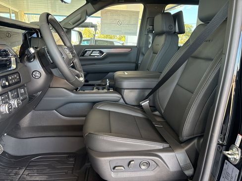 New 2026 GMC Yukon XL Denali w/ Denali Reserve Package image 13