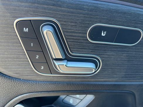 Certified 2025 Mercedes-Benz GLB 250 4MATIC image 21