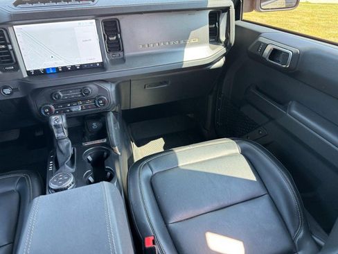 Used 2025 Ford Bronco Badlands w/ Sasquatch Package AWD/4WD image 15