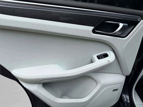 Used 2018 Porsche Macan GTS image 19