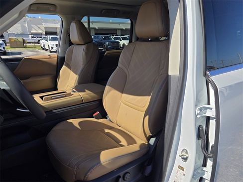 New 2026 INFINITI QX80 Luxe w/ Cargo Package image 12