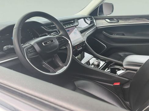 Used 2023 Jeep Grand Cherokee 4WD 4xe image 13