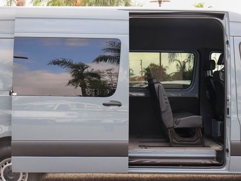 Used 2021 Mercedes-Benz Sprinter 2500 image 12