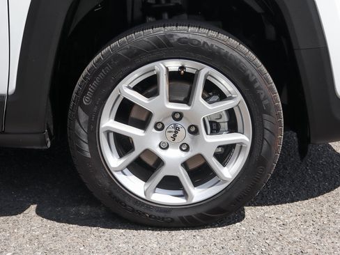 Used 2023 Jeep Renegade Latitude w/ Sun & Fun Group image 44