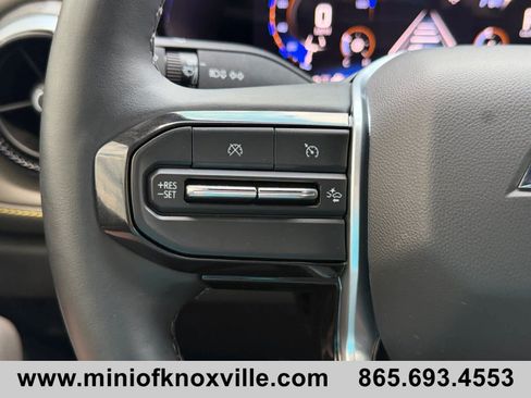 Used 2024 Chevrolet Colorado ZR2 w/ ZR2 Convenience Package III AWD/4WD image 25