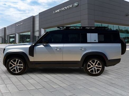 Used 2023 Land Rover Defender 130 SE AWD/4WD image 2