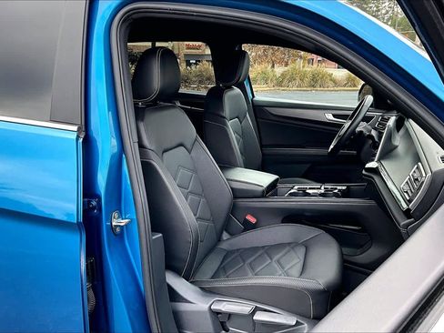 Used 2024 Volkswagen Atlas Cross Sport SE image 8