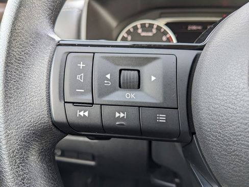 Used 2023 Nissan Rogue SV image 24