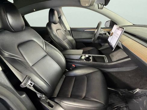 Used 2025 Tesla Model Y Long Range RWD image 36