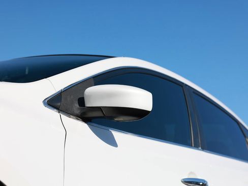 Used 2014 Nissan Sentra SR w/ Premium Package image 26