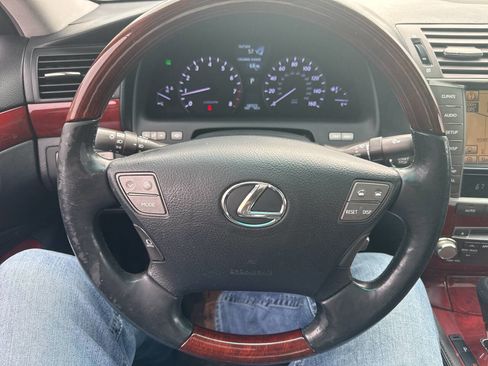 Used 2011 Lexus LS 460 AWD w/ Comfort Pkg image 11