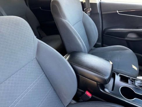 Used 2019 Kia Sorento L FWD image 33