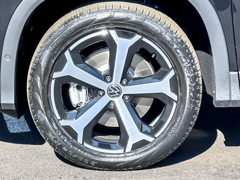 New 2026 Volkswagen Tiguan SE image 24