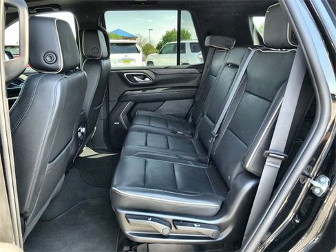 Used 2024 GMC Yukon SLT w/ SLT Premium Package image 22