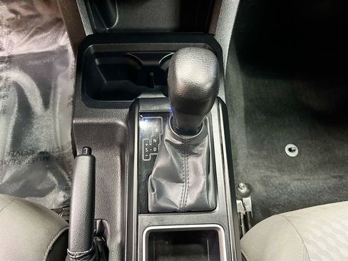 Used 2023 Toyota Tacoma SR AWD/4WD image 17