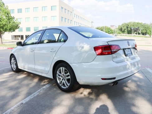 Used 2017 Volkswagen Jetta S image 5