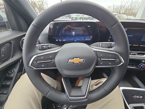 New 2026 Chevrolet Equinox LT w/ Convenience Package II image 11