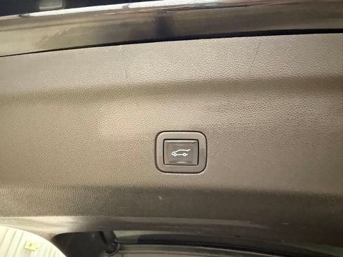 Used 2023 Cadillac Escalade Sport AWD/4WD image 27