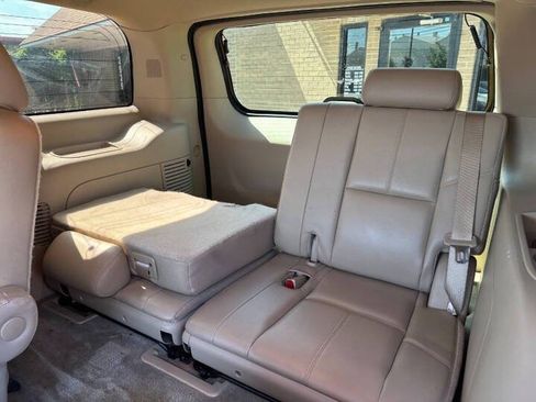 Used 2014 Chevrolet Tahoe LT w/ Luxury Package RWD image 15